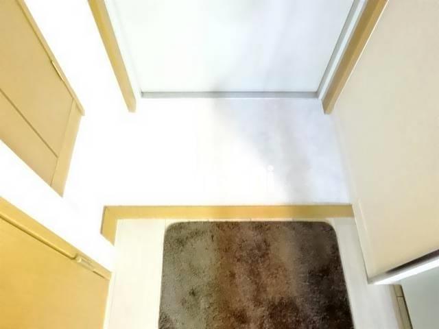 ����17