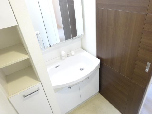 ����5