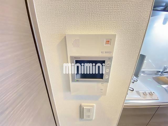 ����8