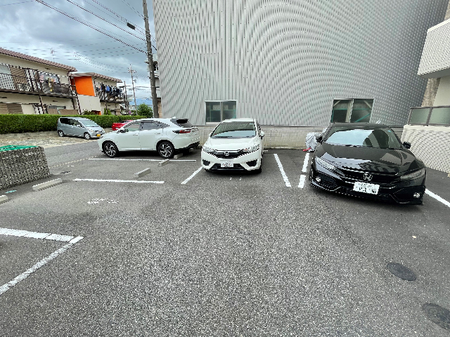 ����16