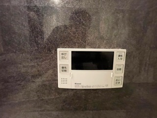 ����18