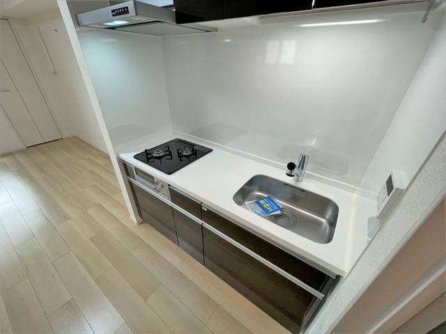 ����14