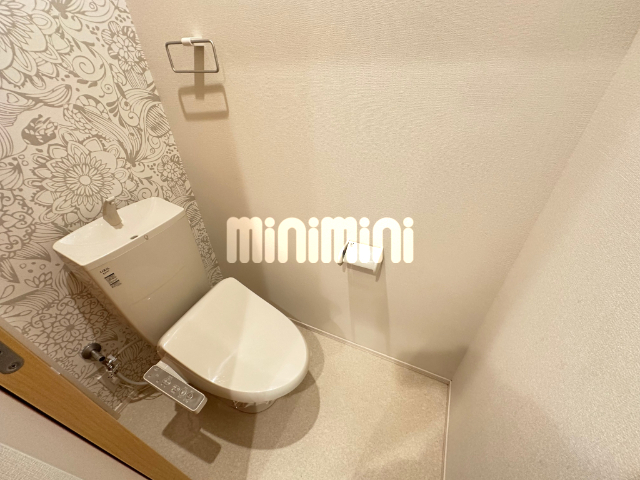 ����4
