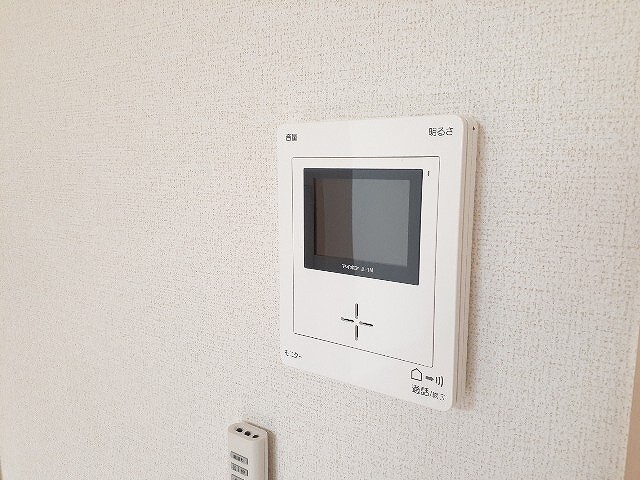 ����10
