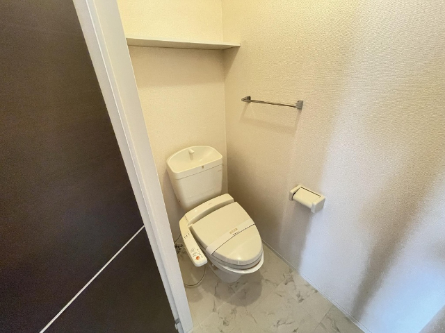 ����4