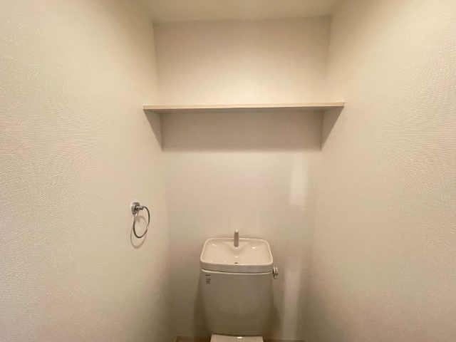����21