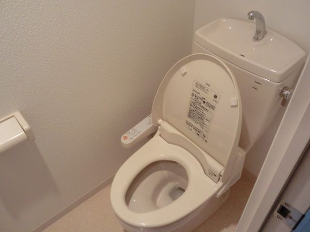 ����9