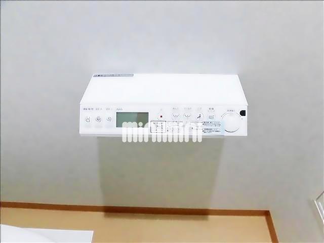 ����12