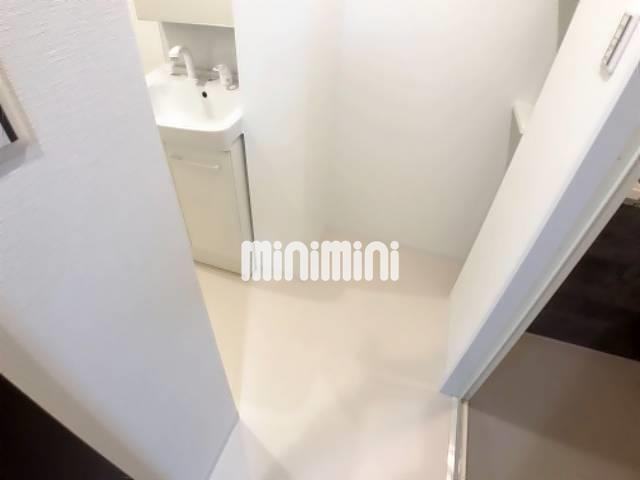 ����3