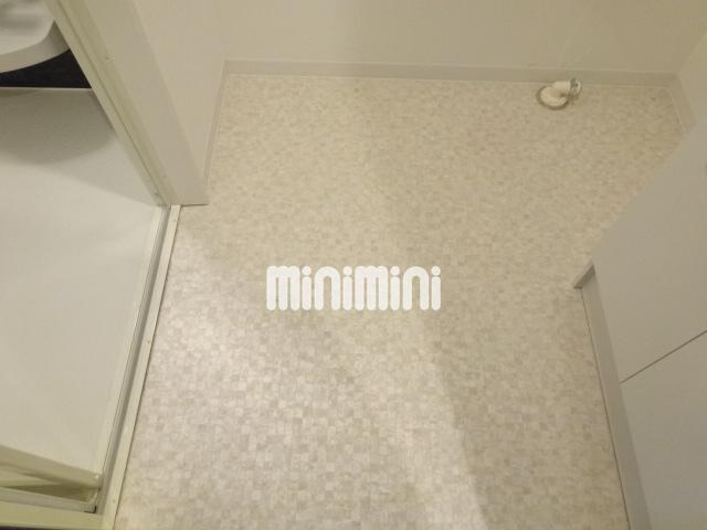 ����8