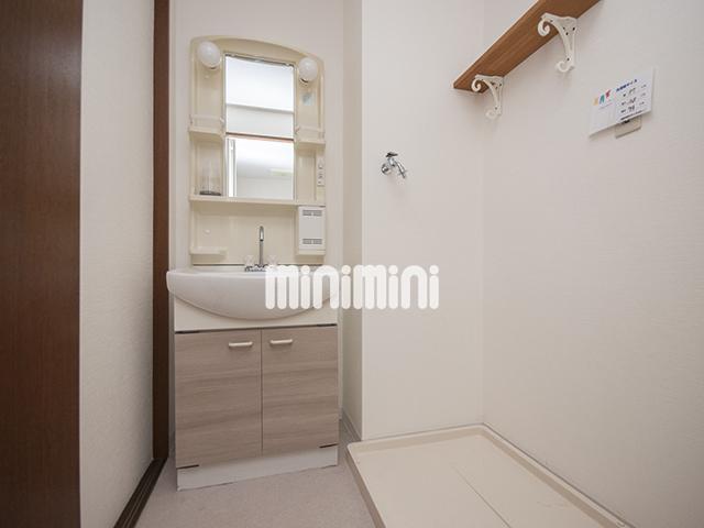 ����4