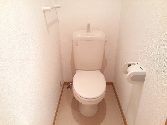 ����4
