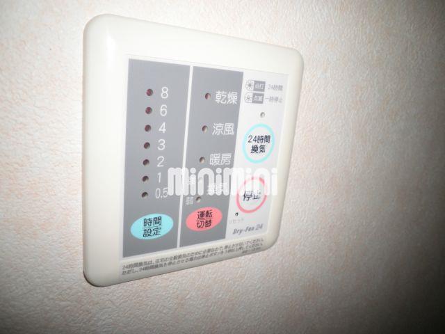 ����13