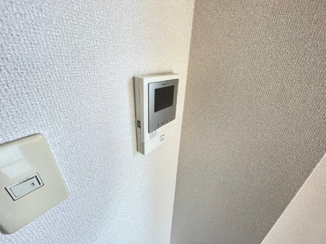 ����10