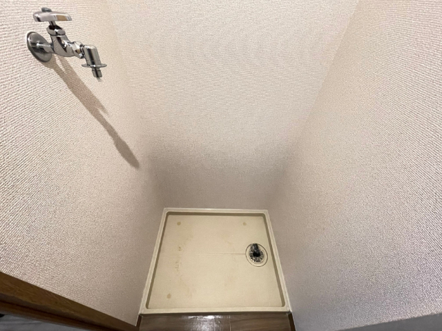 ����8