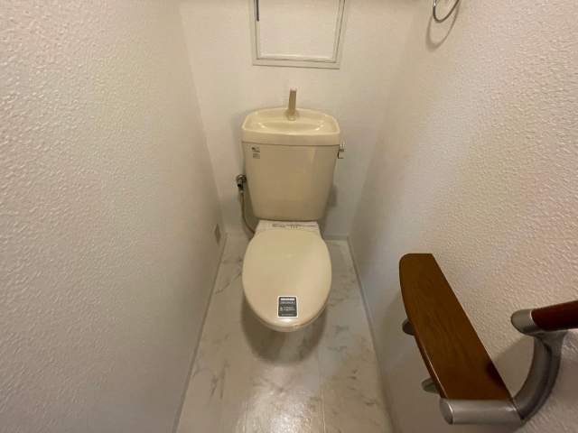 ����5