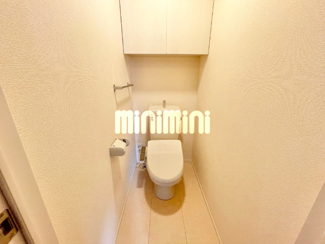 ����4