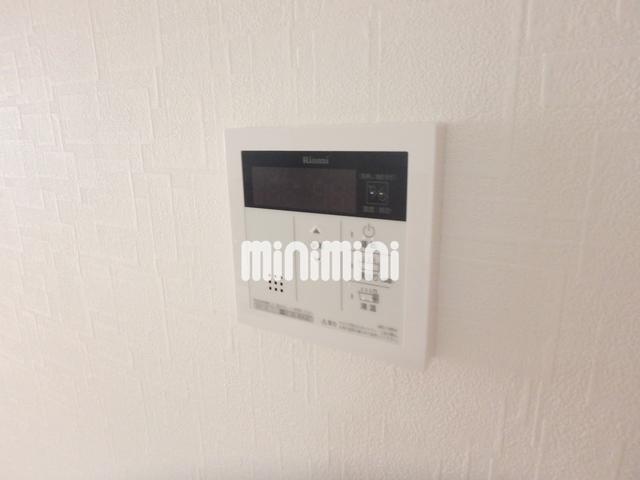 ����14