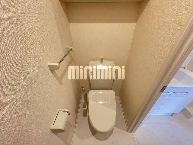 ����4