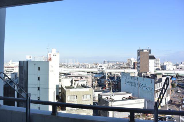 ����18