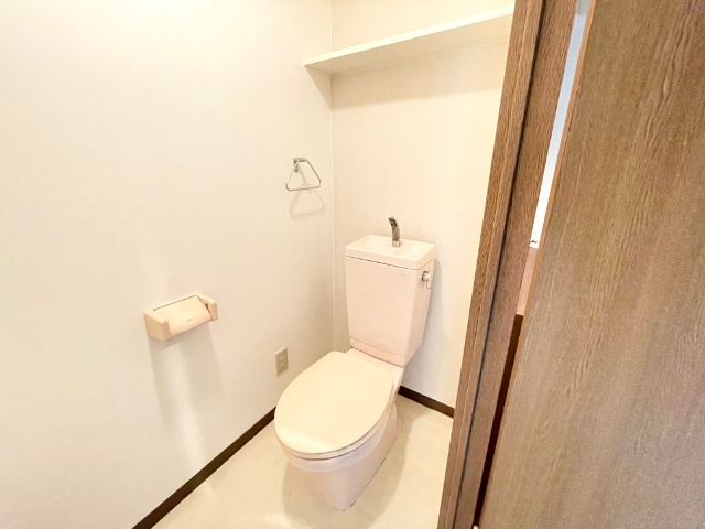 ����6