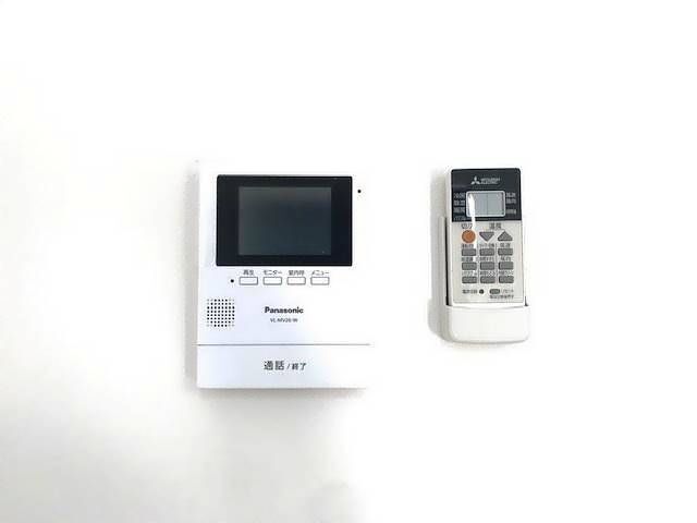 ����11