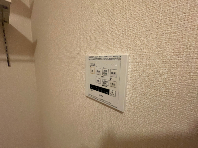 ����20