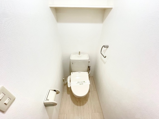 ����4