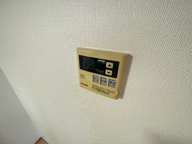 ����20