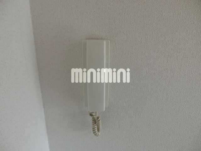 ����9