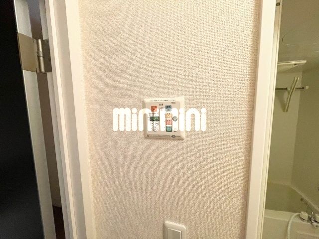 ����11