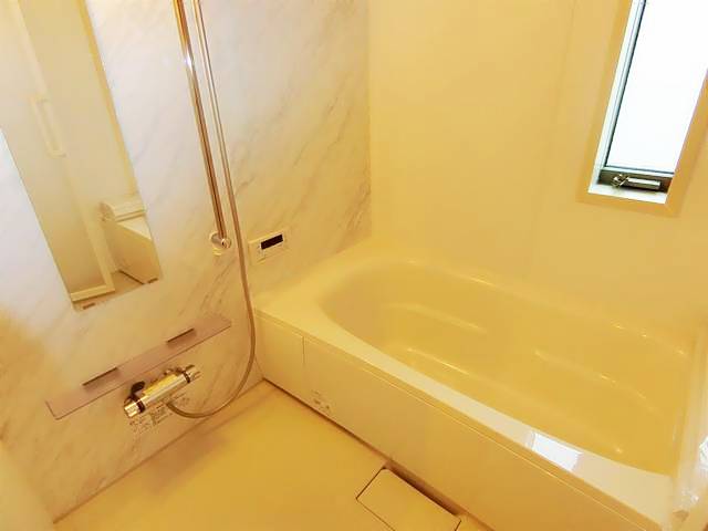 ����3