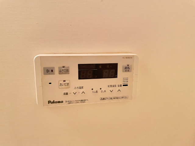 ����12