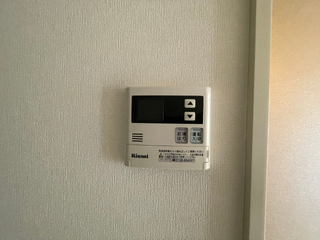 ����12