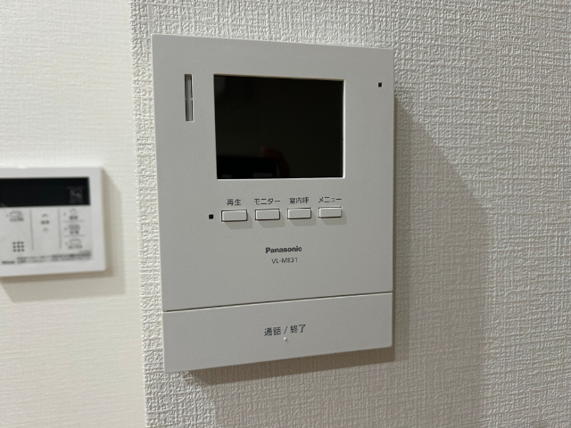 ����10
