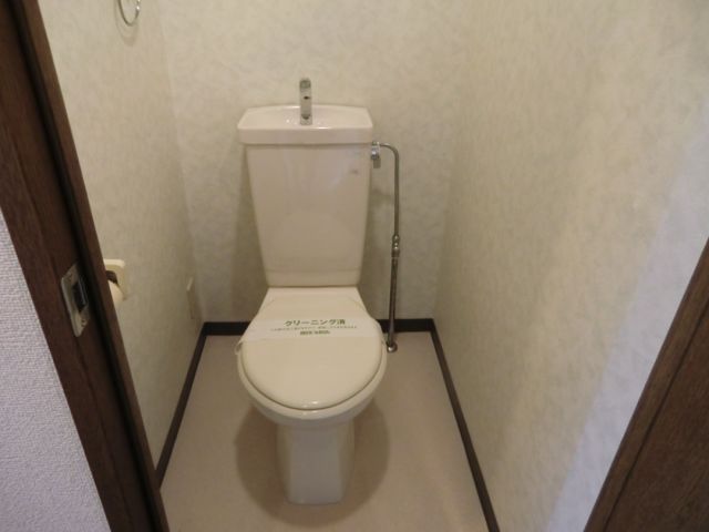 ����4