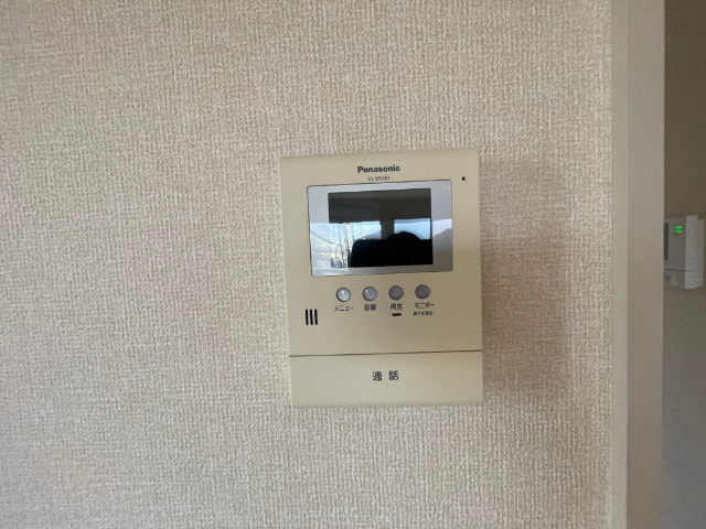 ����11