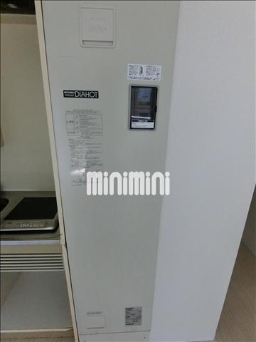����9