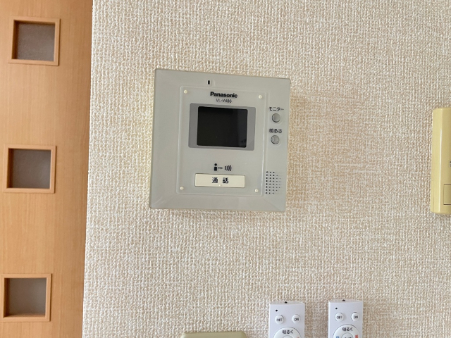 ����10