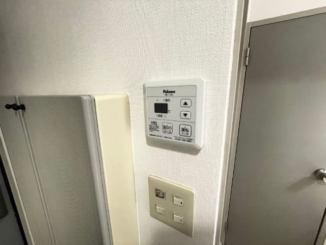 ����17