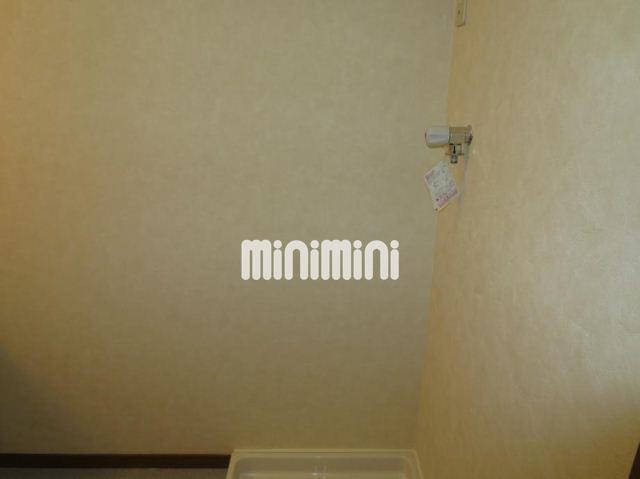 ����12
