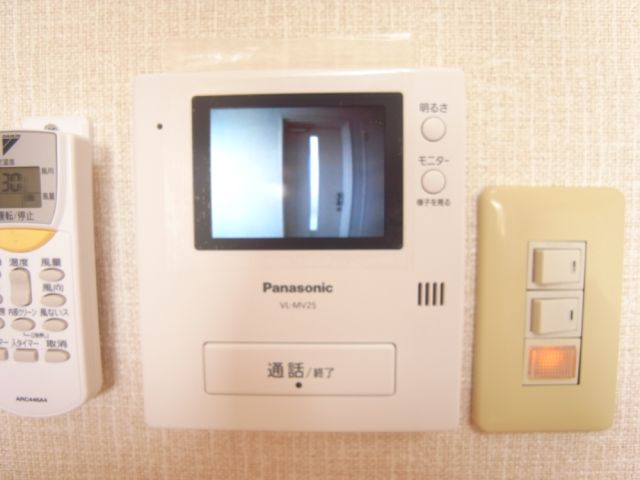 ����10
