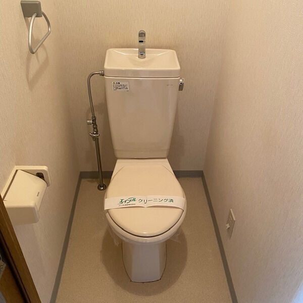 ����4