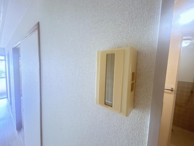 ����11