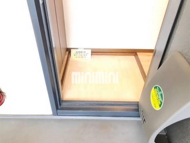 ����10
