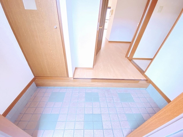 ����8