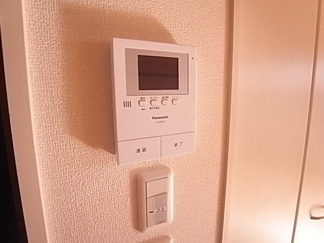 ����10