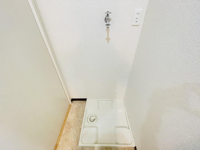 ����21