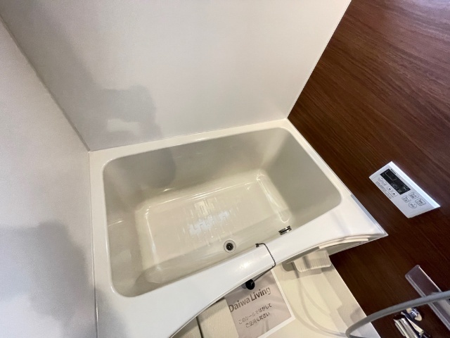 ����17