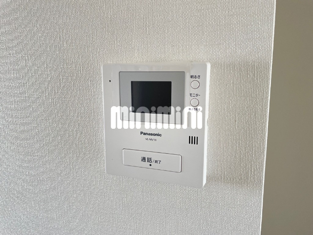 ����12